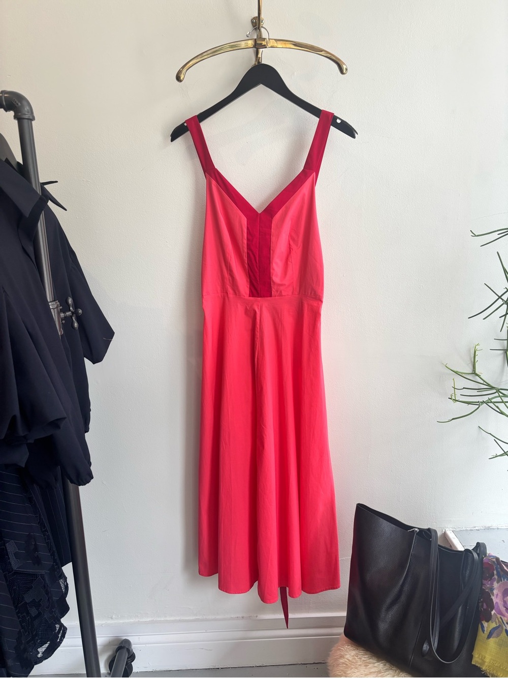 Tara Jarmon Coral-Red V-Neck Sleeveless Midi Dress